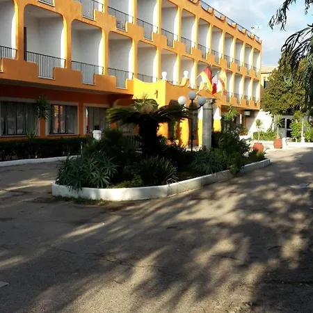 International Hotel 3*
